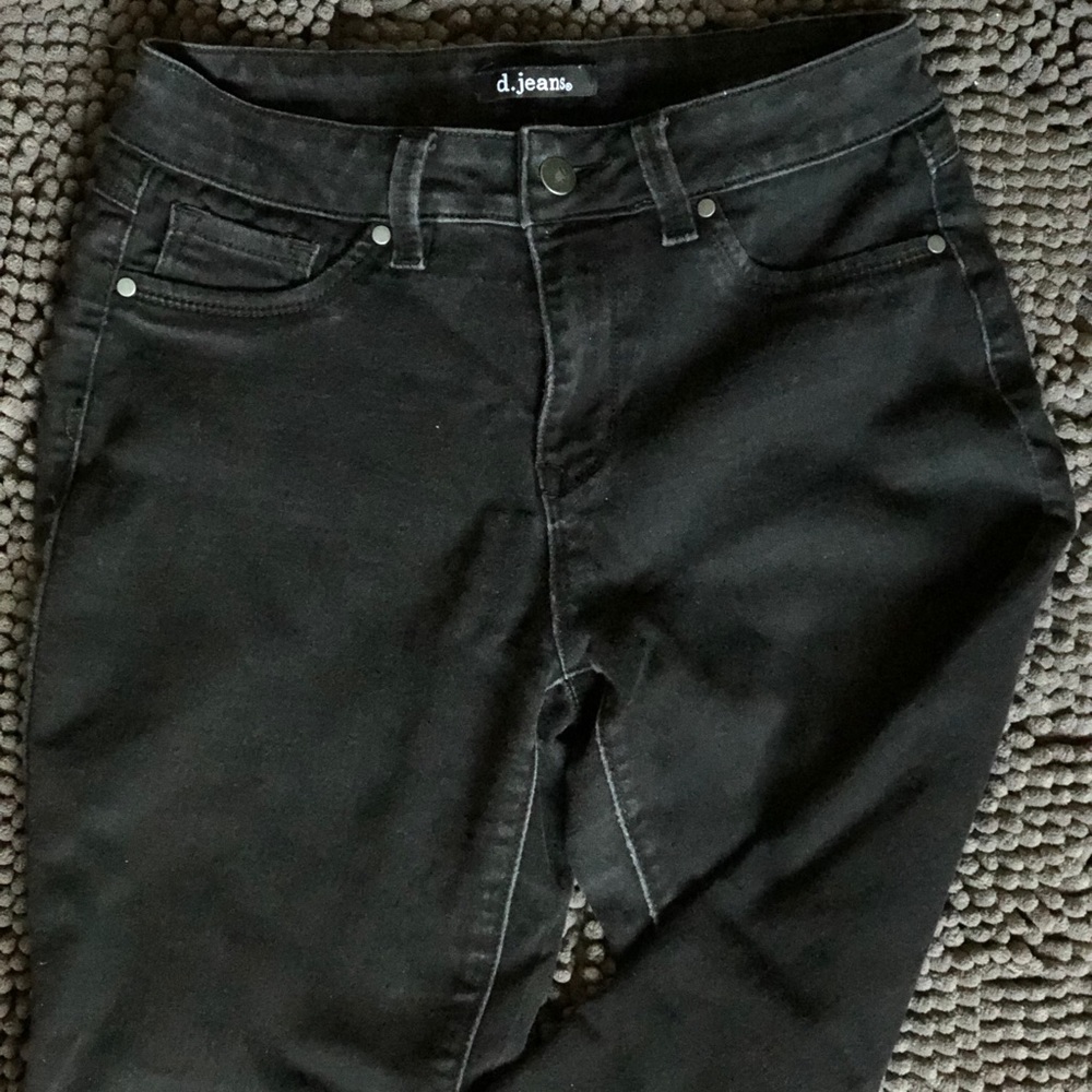 High-Waisted Black Jeggings